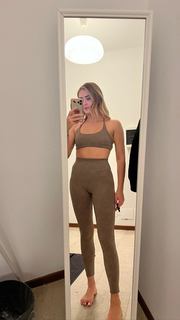 Valentina Ferragni feet photo thumbnail