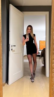 Valentina Ferragni feet photo thumbnail