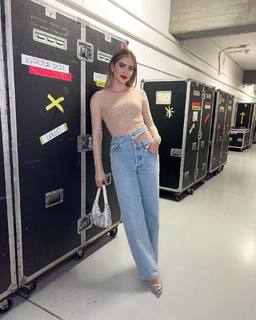 Valentina Ferragni feet photo thumbnail