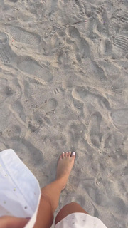 Valentina Ferragni feet photo thumbnail