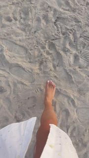 Valentina Ferragni feet photo thumbnail