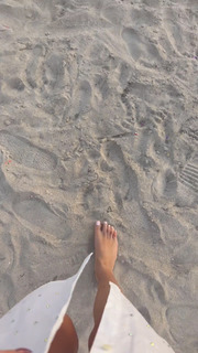 Valentina Ferragni feet photo thumbnail