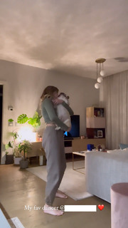 Valentina Ferragni feet photo thumbnail