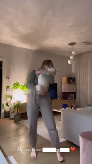 Valentina Ferragni feet photo thumbnail