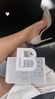 Valentina Ferragni feet photo thumbnail