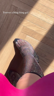 Valentina Ferragni feet photo thumbnail
