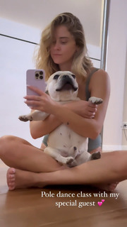 Valentina Ferragni feet photo thumbnail