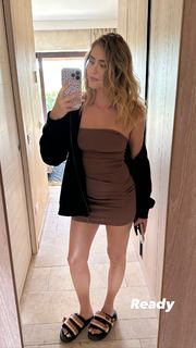 Valentina Ferragni feet photo thumbnail