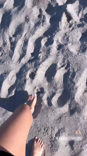 Valentina Ferragni feet photo thumbnail