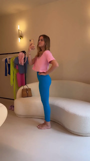 Valentina Ferragni feet photo thumbnail