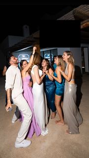 Valentina Ferragni feet photo thumbnail