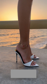 Valentina Ferragni feet photo thumbnail