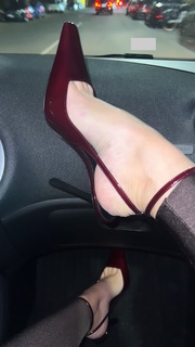 Valentina Ferragni feet photo thumbnail