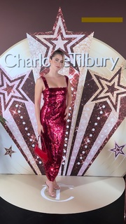 Valentina Ferragni feet photo thumbnail