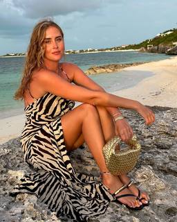Valentina Ferragni feet photo thumbnail