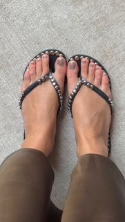 Valentina Ferragni feet photo thumbnail