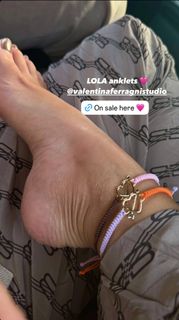 Valentina Ferragni feet photo thumbnail