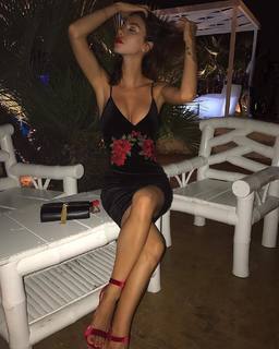 Valentina Fradegrada feet photo thumbnail