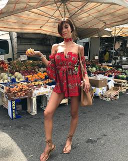 Valentina Fradegrada feet photo thumbnail