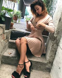 Valentina Fradegrada feet photo thumbnail