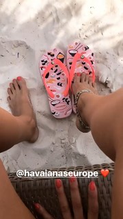 Valentina Fradegrada feet photo thumbnail
