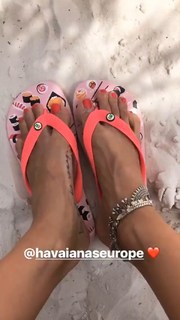 Valentina Fradegrada feet photo thumbnail