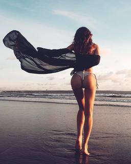 Valentina Fradegrada feet photo thumbnail