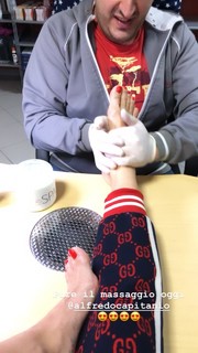 Valentina Fradegrada feet photo thumbnail