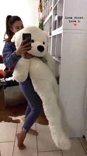 Valentina Fradegrada feet photo thumbnail