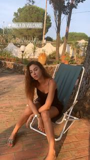 Valentina Fradegrada feet photo thumbnail