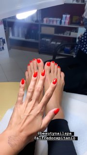 Valentina Fradegrada feet photo thumbnail