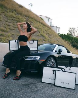 Valentina Fradegrada feet photo thumbnail