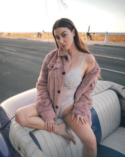 Valentina Fradegrada feet photo thumbnail