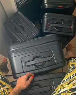 Valentina Fradegrada feet photo thumbnail