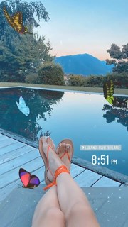 Valentina Fradegrada feet photo thumbnail