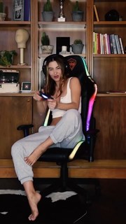 Valentina Fradegrada feet photo thumbnail