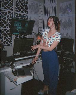 Valentina Fradegrada feet photo thumbnail