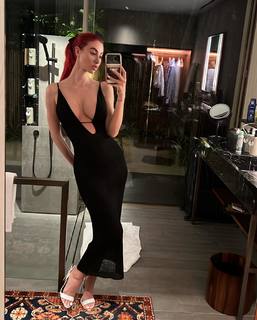 Valentina Fradegrada feet photo thumbnail