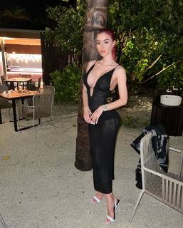 Valentina Fradegrada feet photo thumbnail