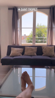 Valentina Fradegrada feet photo thumbnail