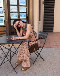 Valentina Fradegrada feet photo thumbnail