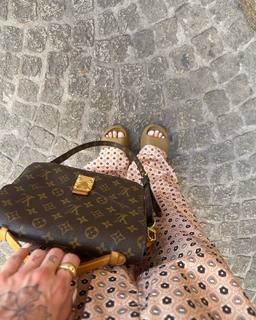 Valentina Fradegrada feet photo thumbnail