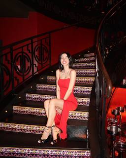 Valentina Fradegrada feet photo thumbnail