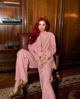 Valentina Fradegrada feet photo thumbnail