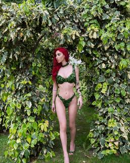 Valentina Fradegrada feet photo thumbnail