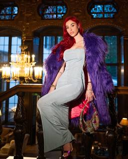 Valentina Fradegrada feet photo thumbnail