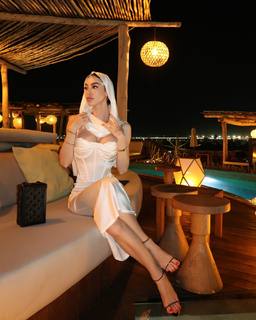 Valentina Fradegrada feet photo thumbnail