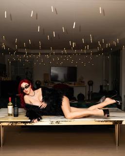 Valentina Fradegrada feet photo thumbnail