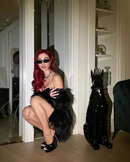 Valentina Fradegrada feet photo thumbnail