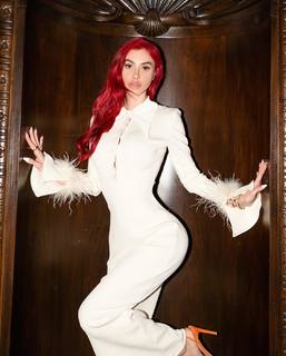 Valentina Fradegrada feet photo thumbnail